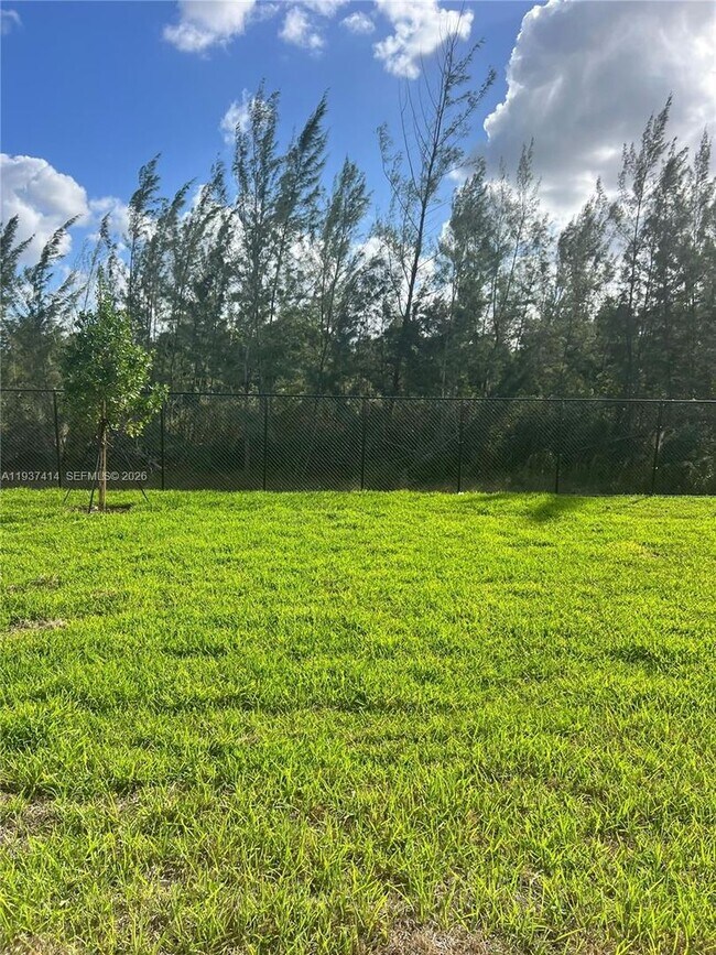 Building Photo - 2422 Southeast 30th Street