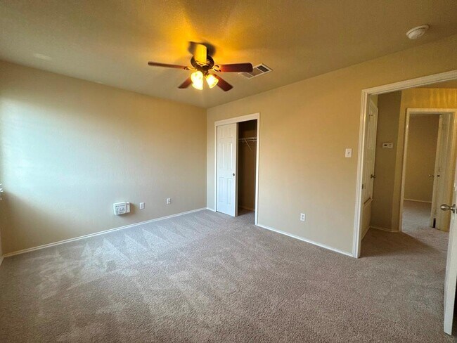 Building Photo - 1005 Gentry Dr