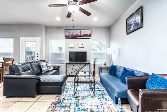 Building Photo - 11111 Belair Dr