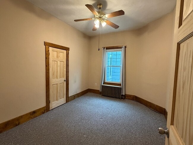 Building Photo - 628 E 3rd St