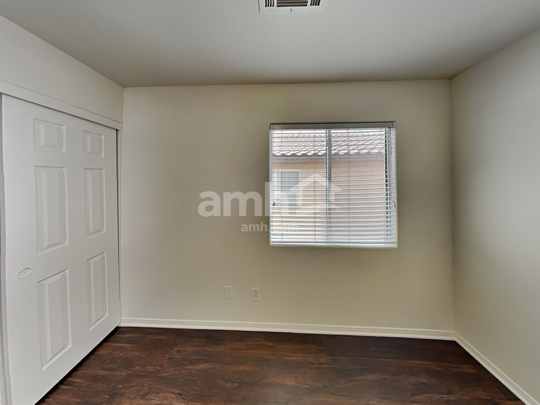 Building Photo - 6473 Karlsen Ct