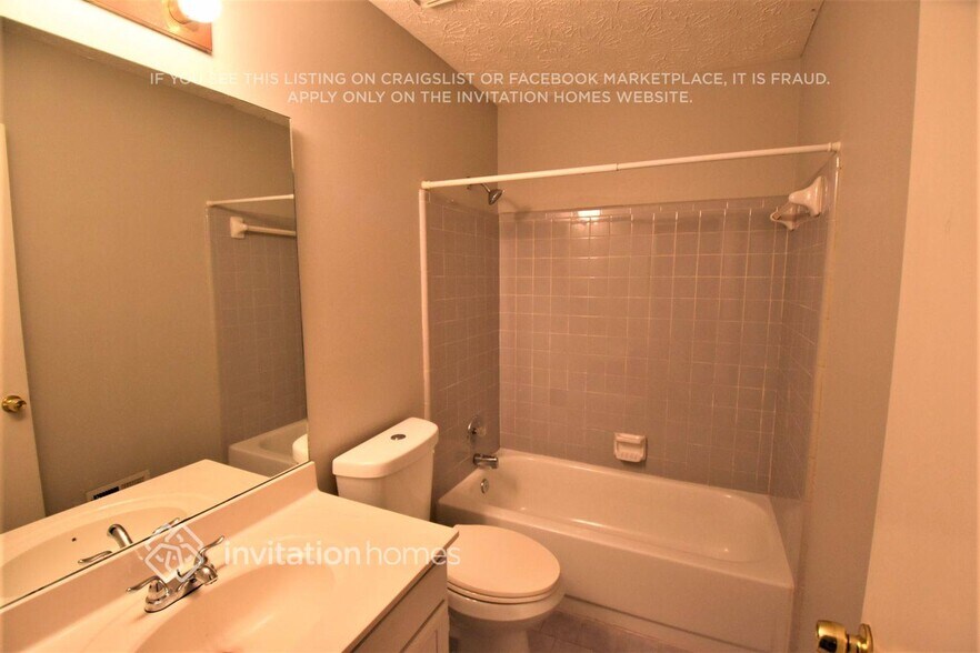 Building Photo - 210 Enon Ct SW
