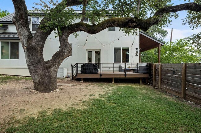 Building Photo - 2812 Oak Springs Dr