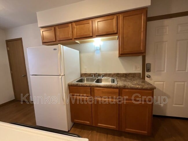 Building Photo - 1810 Jamestown Rd