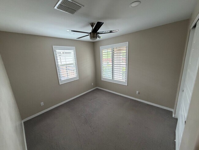 Building Photo - 1322 E Gemini Pl