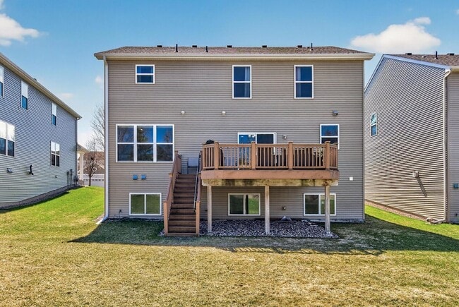 Building Photo - 15275 Plumstone Dr