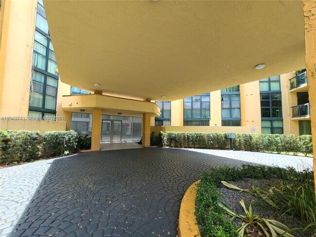 Building Photo - 11800 SW 18th St
