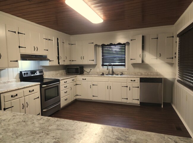 Building Photo - 400 Terrace Blvd