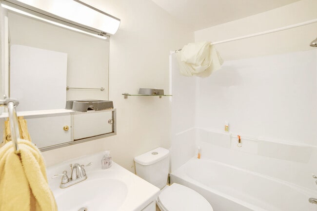 Building Photo - 23 Honey Brook Ln