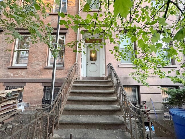 Building Photo - 107 Sussex St
