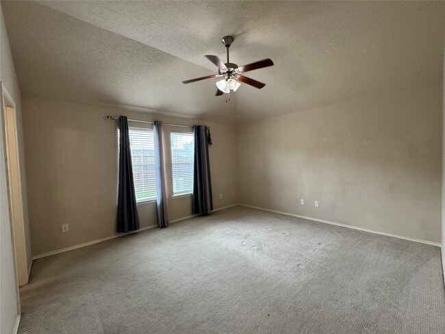 Building Photo - 10738 Plum Dale Way