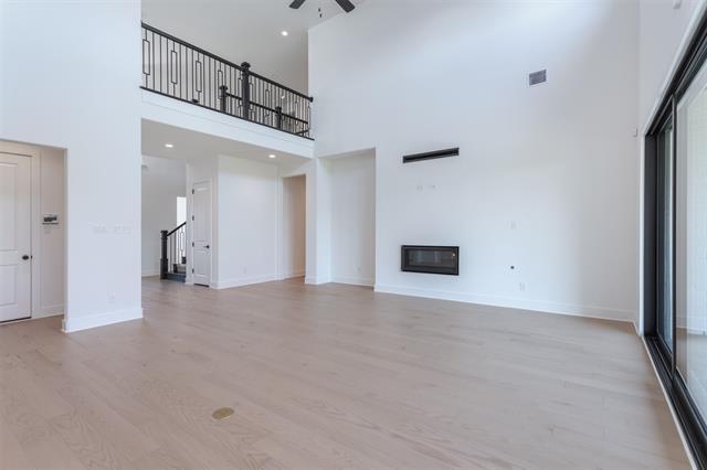 Building Photo - 10342 Great Days Dr