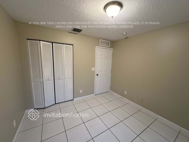 Building Photo - 1672 W Breezy Ln