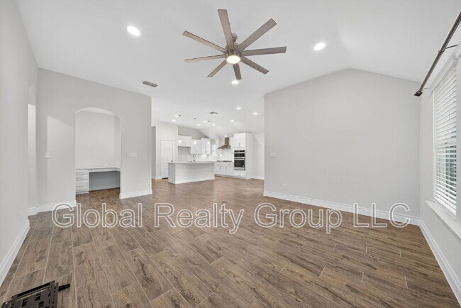 Building Photo - 545 Rosemellow St