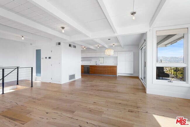 Building Photo - 2226 Ronda Vista Dr