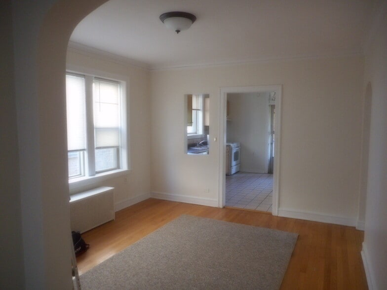 Building Photo - 5319 W Giddings St