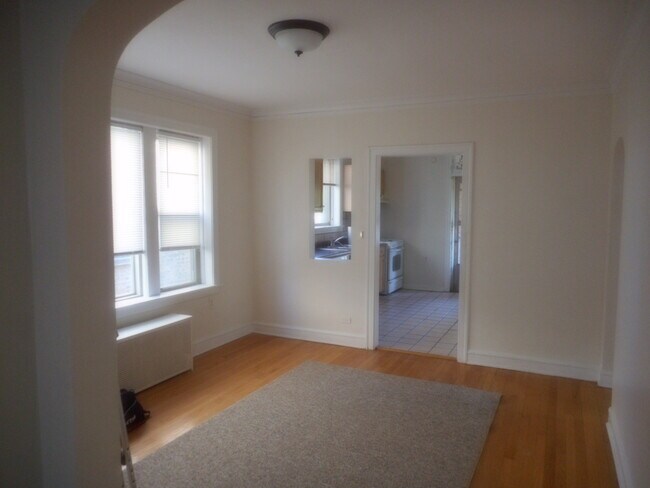 Building Photo - 5319 W Giddings St