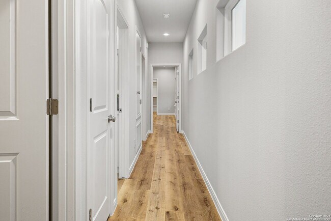 Building Photo - Charming 3-Bed Custom Luxury Rental with 2.5 Baths near Downtown San Antonio – 1668 Sq Ft of Comf...