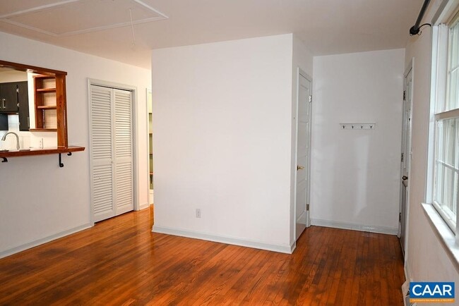 Building Photo - 315 Caroline Ave
