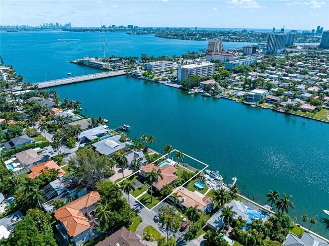 Building Photo - 7531 Beach View Dr