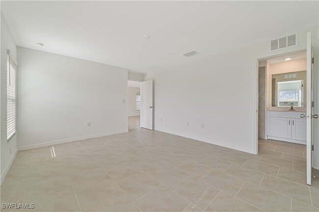 Building Photo - 4022 San Clemente Ct