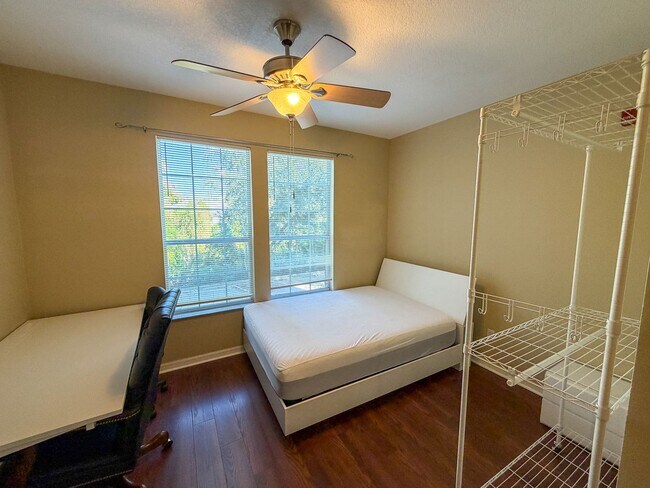 Building Photo - Campus View North #203