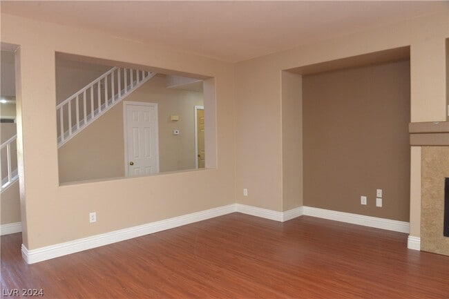 Building Photo - 6527 Tulip Garden Dr