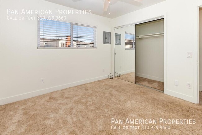 Building Photo - 5136 E Livingston Dr