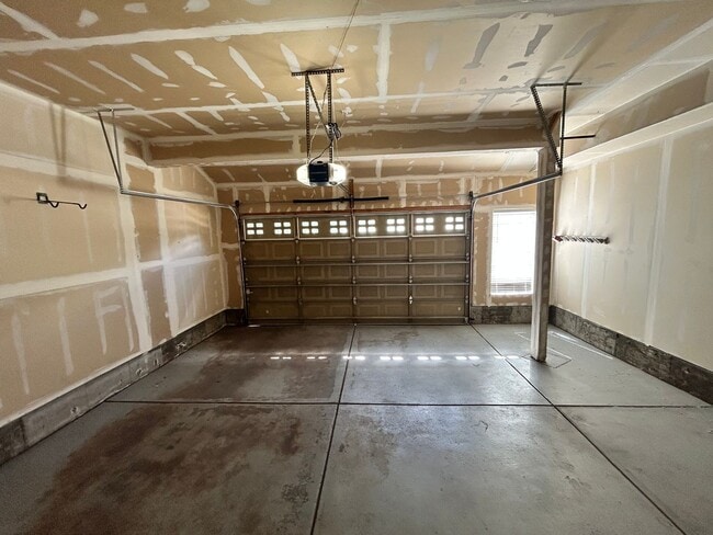 Building Photo - Spacious 3Bd Home in the Broadlands