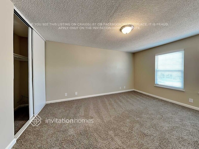 Building Photo - 2165 Cedarbrook Dr