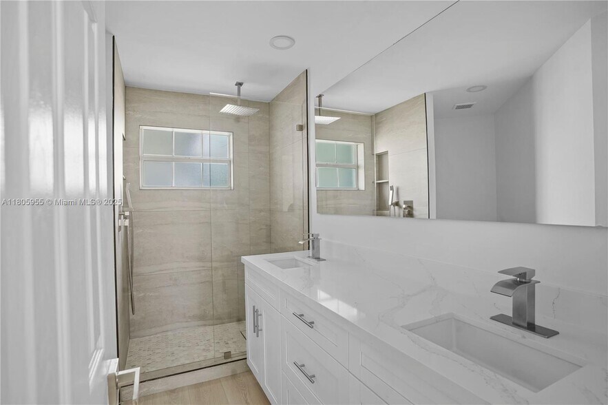 Building Photo - 9354 Arborwood Cir