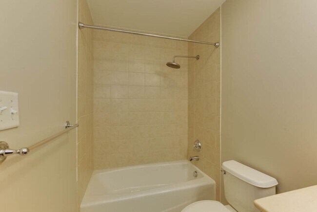 Building Photo - Spectacular Penthouse Condo in Downtown No...