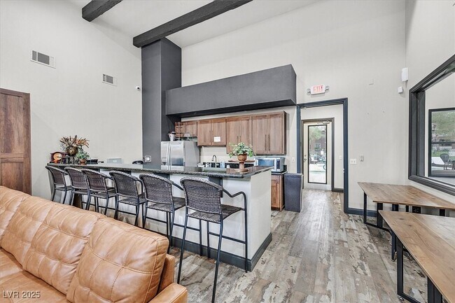 Building Photo - 555 E Silverado Ranch Blvd