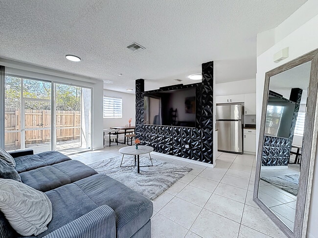 Building Photo - 4702 NW 59th Manor