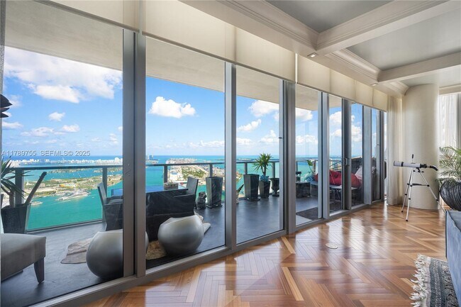 Building Photo - 1100 Biscayne Blvd