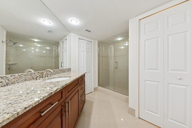Building Photo - 3000 N Ocean Dr