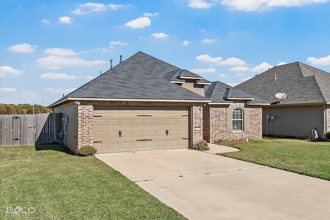 Building Photo - 4008 False River Dr