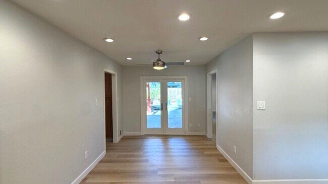Building Photo - 1579 Terry Way