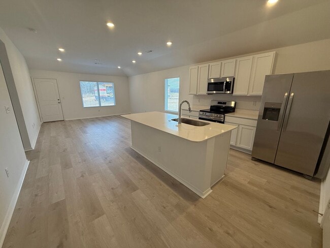 Building Photo - 200 Sarah Alyse Ln