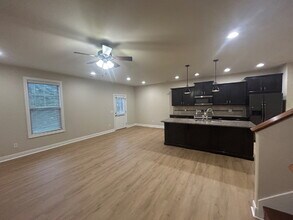 Building Photo - 3-Bedroom 2.5 Bathroom with Walk In Closets and 2-Car Garage For Rent