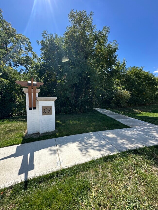 Building Photo - 17458 Ebling Trl