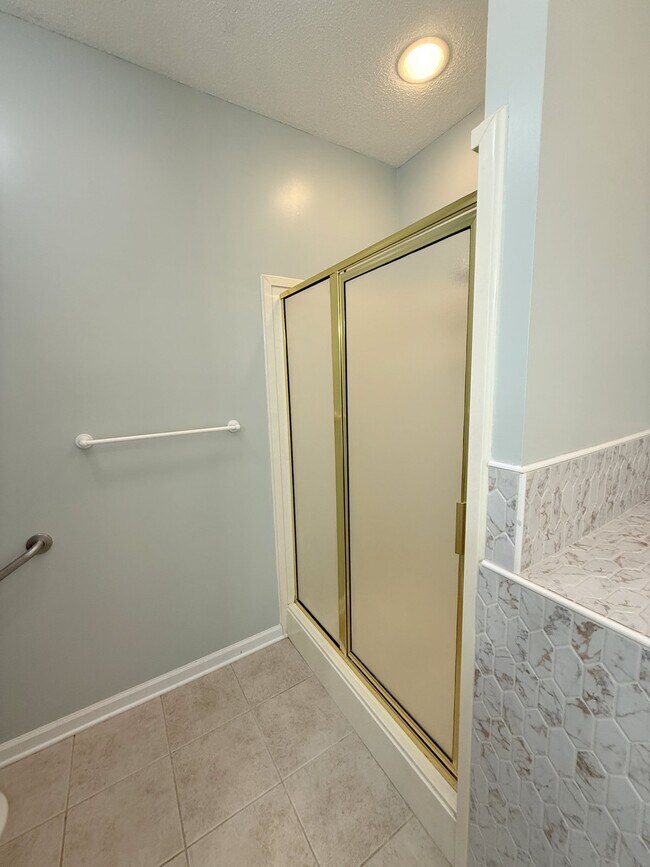 Building Photo - 15047 Ashmont Blvd SE