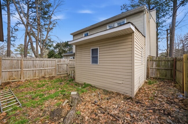 Building Photo - 25 Chowan Pl