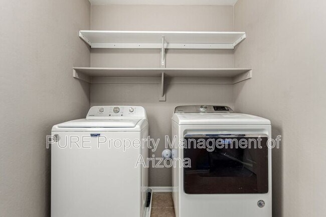 Building Photo - 1423 N Balboa