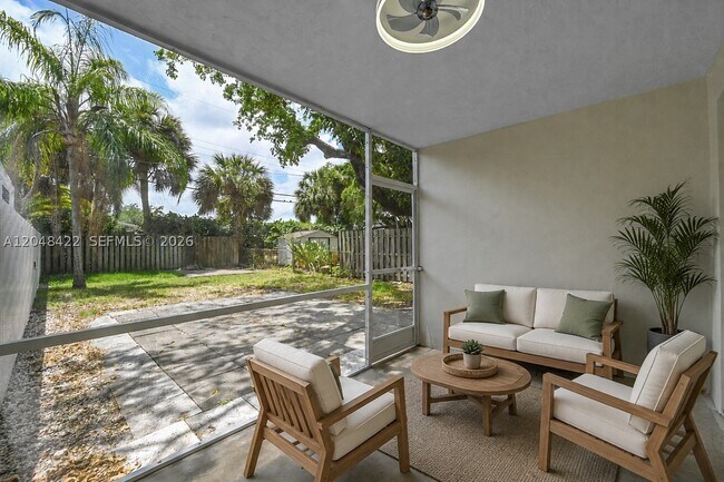 Building Photo - 810 SW 12th Pl