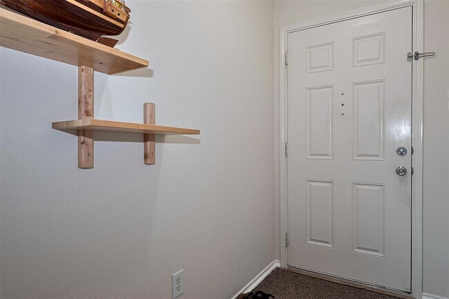 Building Photo - 8435 Westknoll Ln
