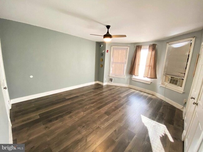 Building Photo - 315 N 52nd St