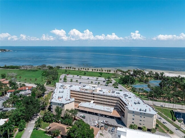 Building Photo - 1200 N Shore Dr NE