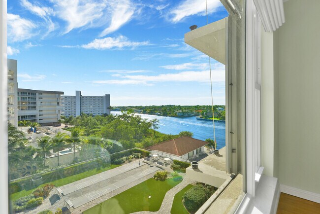 Building Photo - 3114 S Ocean Blvd