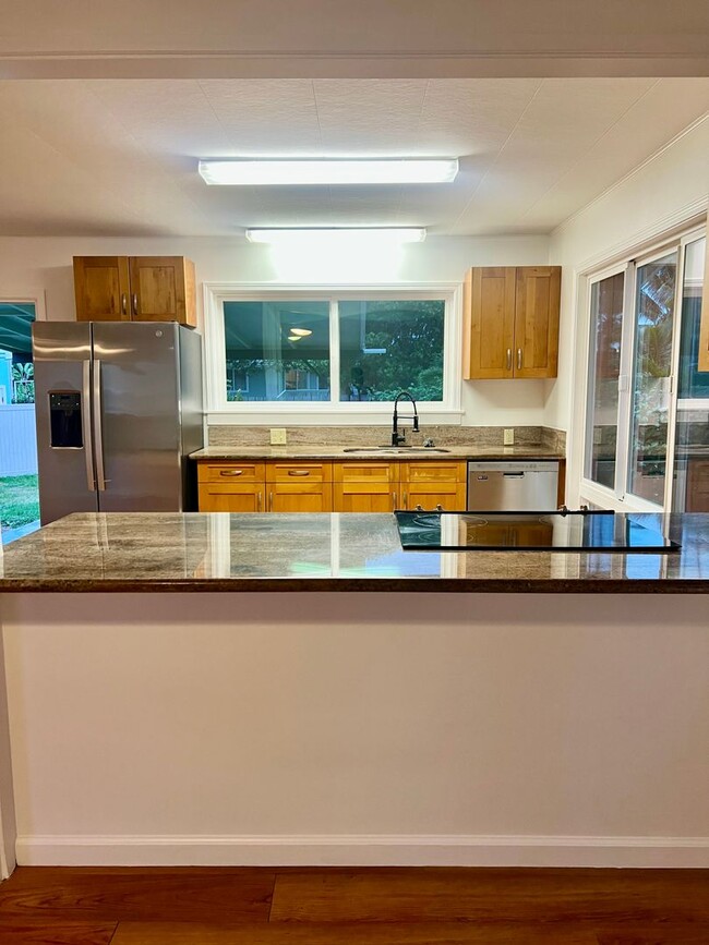 Building Photo - Beautiful, Bright & Airy Beach House--3Beds, 2Baths with Yard